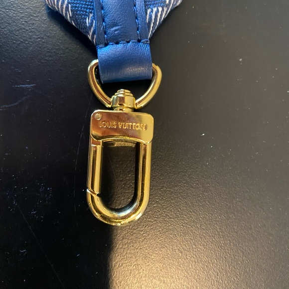 ⭐️🌟✨ NWT 2022 Edition RARE Louis Vuitton Denim Collection Coussins PM. - Picture 13 of 16